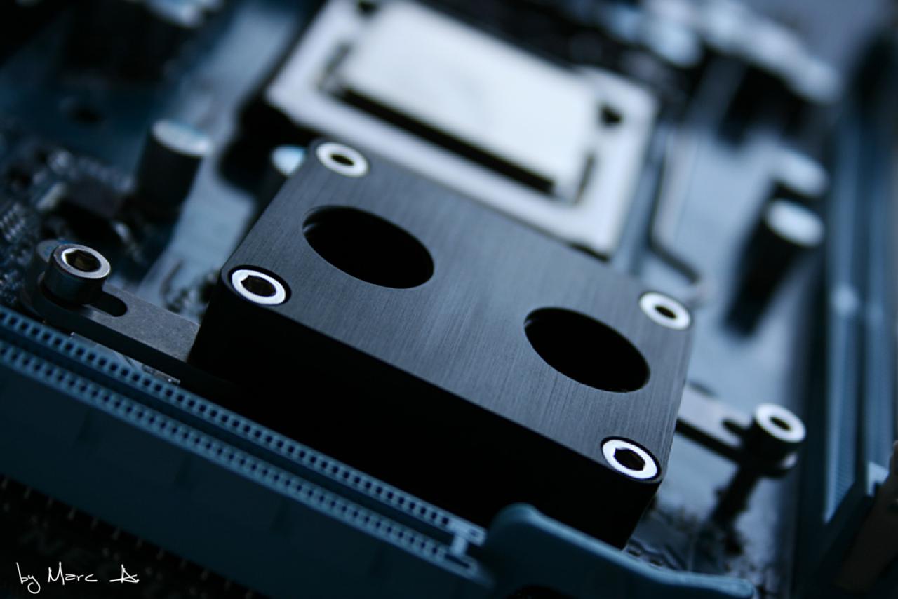 [28/05/2010] Casemod-Projekt Black meets Blue - Nun mit gemoddeter Soundkarte (5)