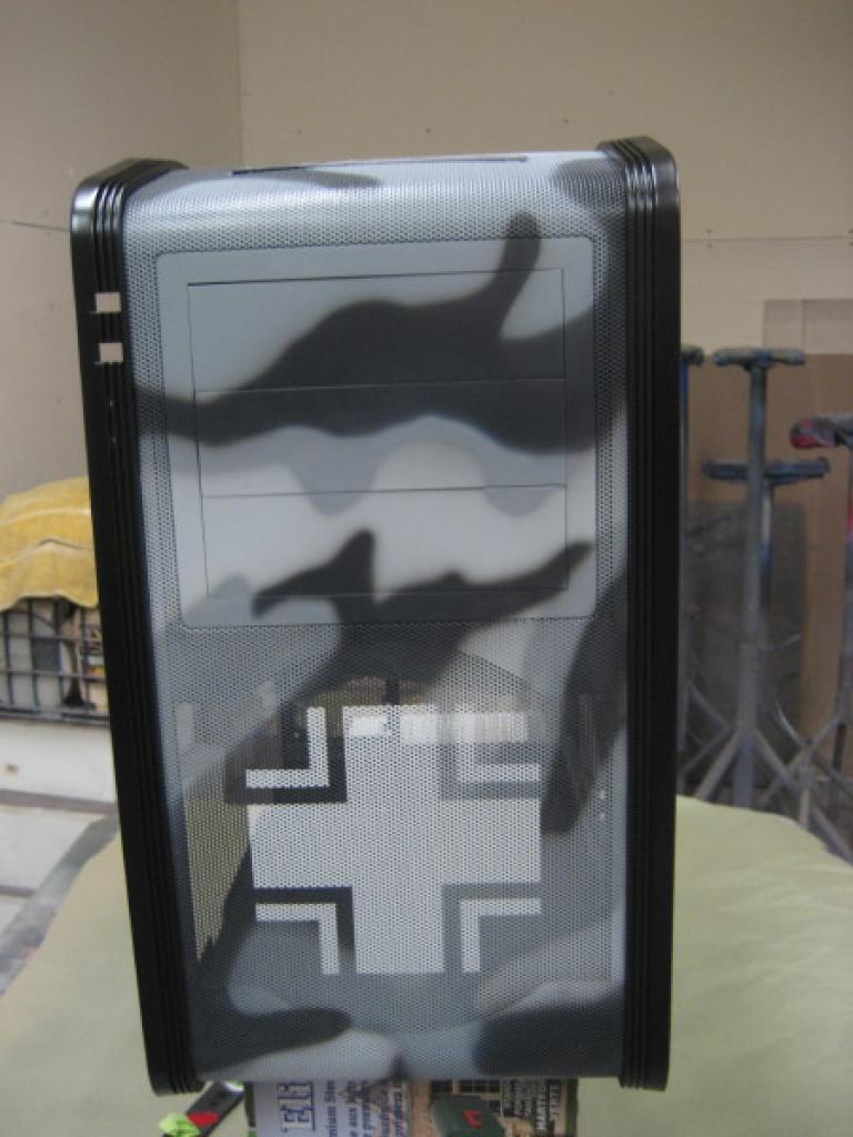 [11/05/2010] NZXT Panzerbox: Wolfenstein-Casemod im Youtube-Video (12)