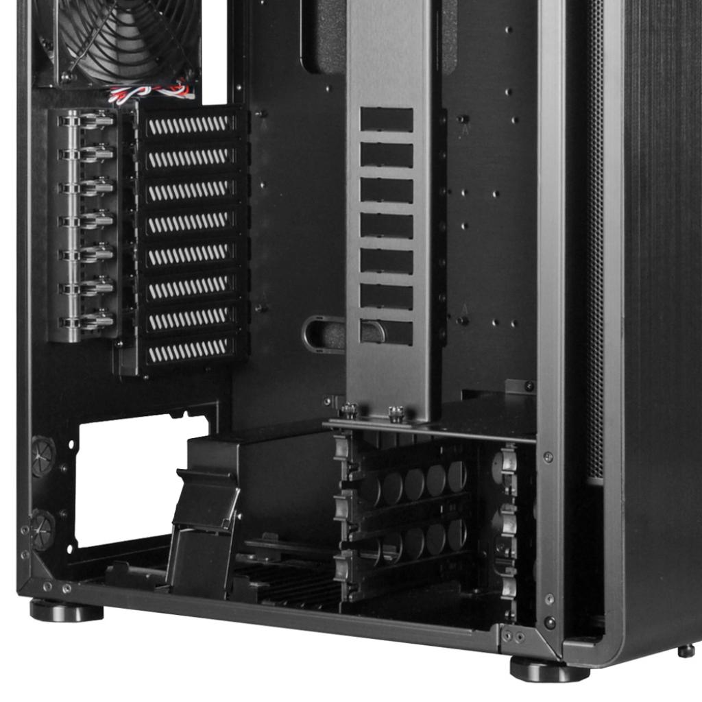 [11/05/2010] Lian-Li PC-X2000F (4)