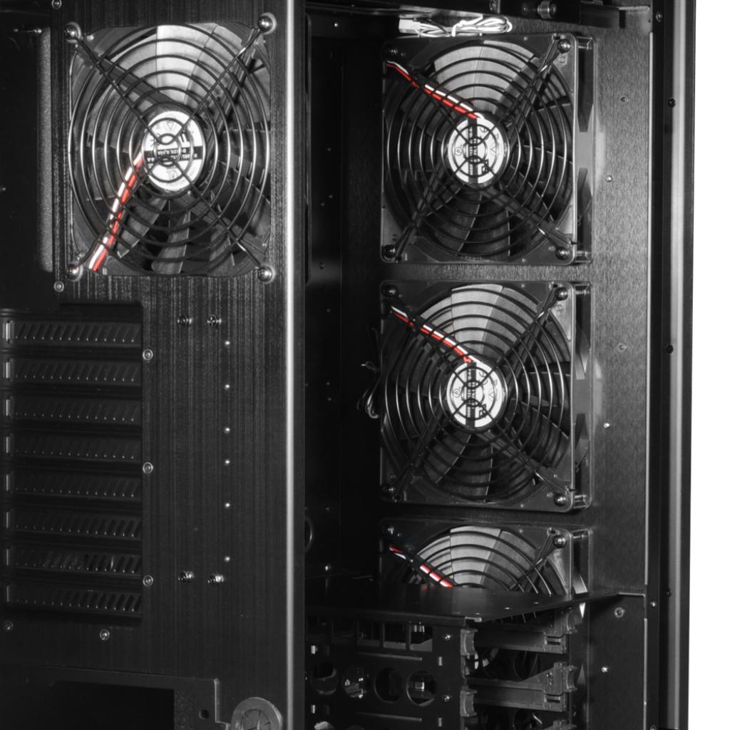 [11/05/2010] Lian-Li PC-X2000F (8)