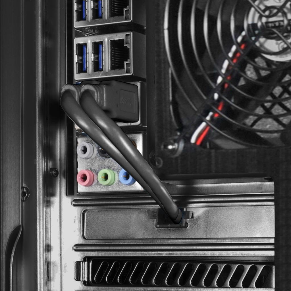 [11/05/2010] Lian-Li PC-X2000F (15)