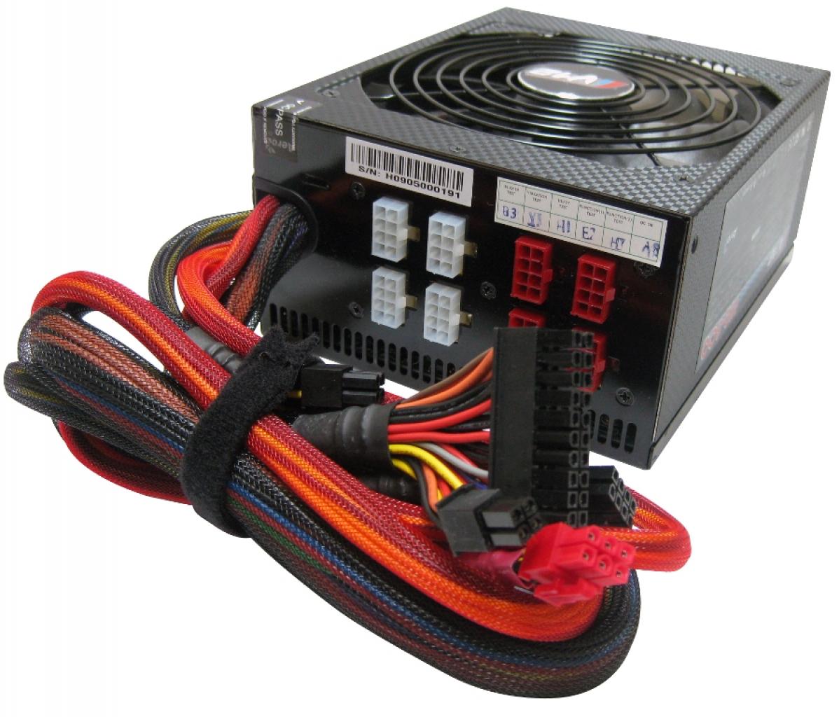 [23/06/2010] Aerocool V12XT-Serie (1)