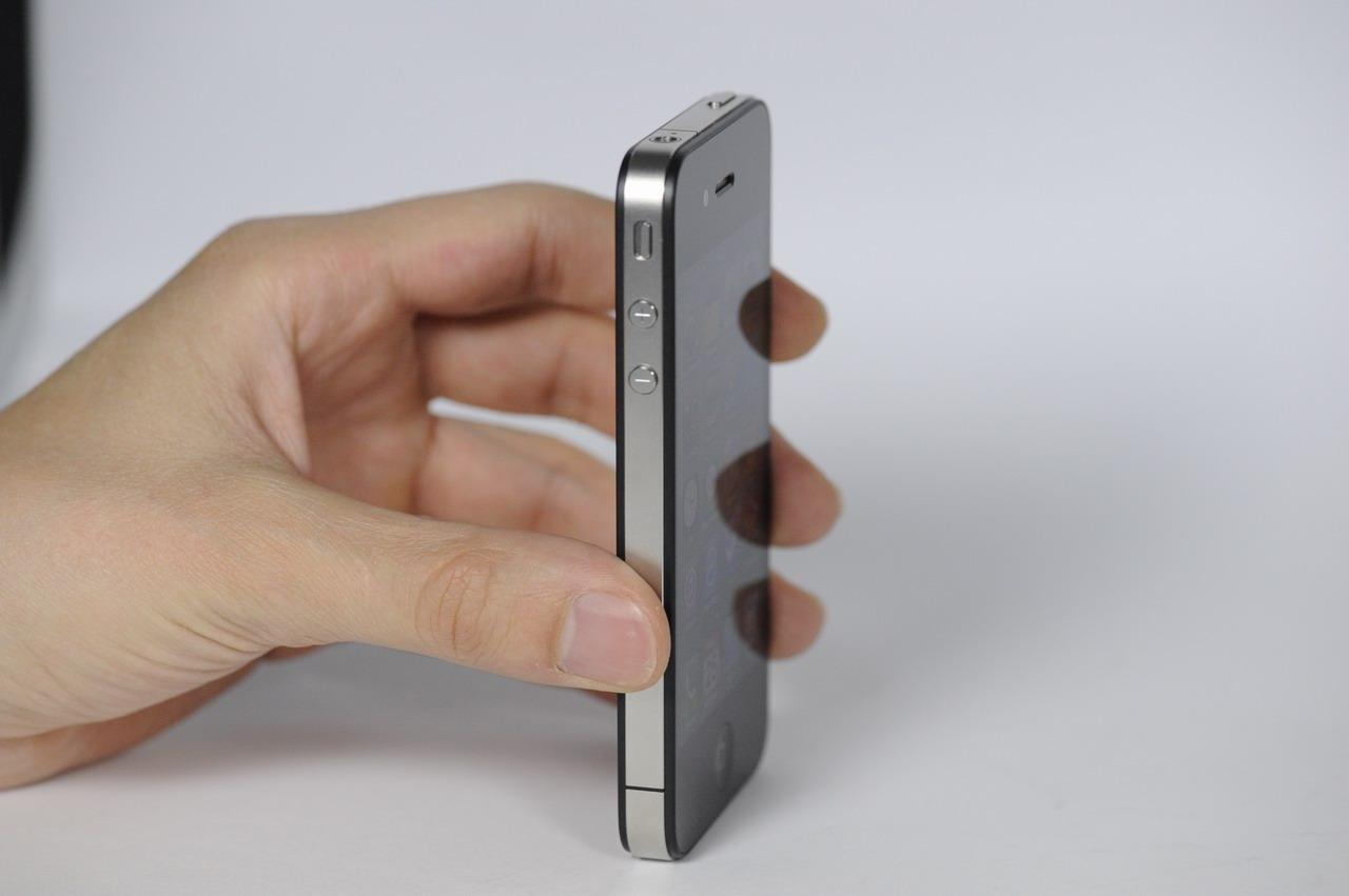 [25/06/2010] Apples iPhone-4-Antenne ist wahrlich kein Kommunikationsweltmeister, aber der Marketingschaden für Apple noch deutlich größer als der finanzielle.