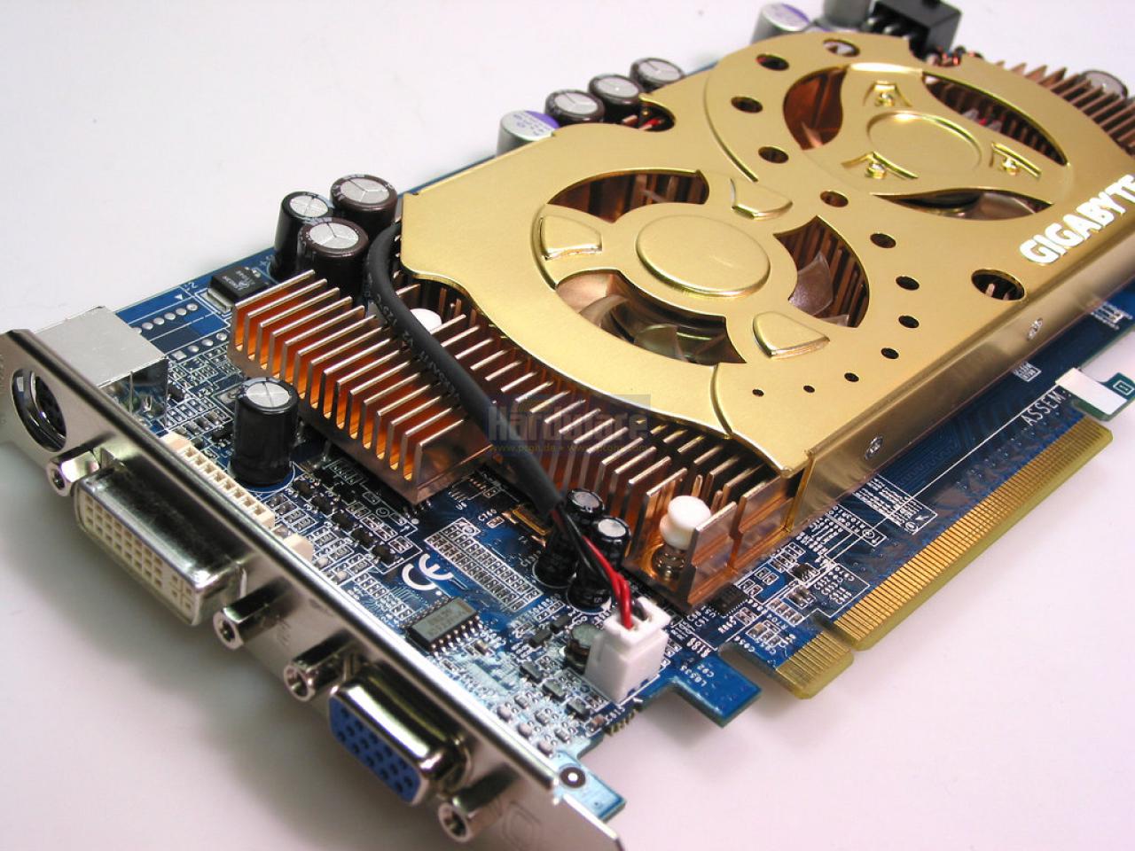 [25/06/2010] Gigabytes 3D1: zwei Geforce 6600 GT-Chips steckten und dem hübschen Kühler. Besonders sinnvoll war, wie alle Dual-Mittelklasse-Karten, aber auch dieses Modell nicht.