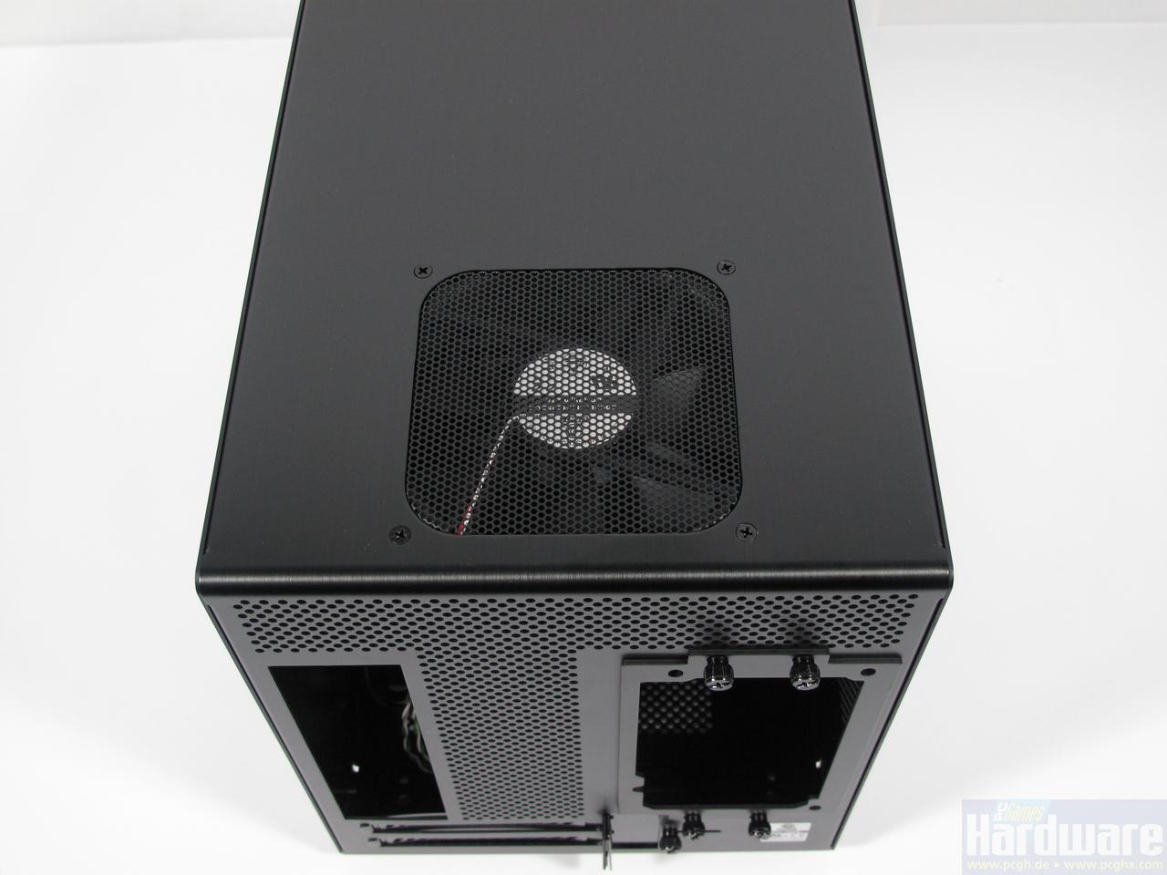 [08/06/2010] Lian Li PC-Q08 (7)