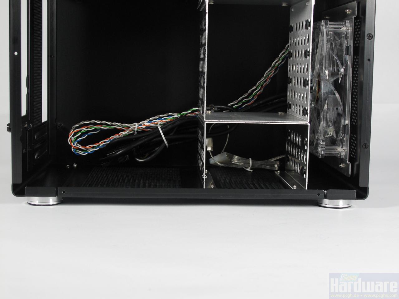 [08/06/2010] Lian Li PC-Q08 (8)