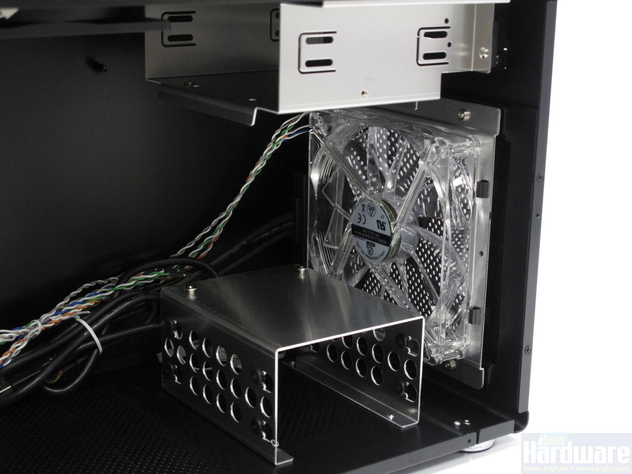 [08/06/2010] Lian Li PC-Q08 (10)