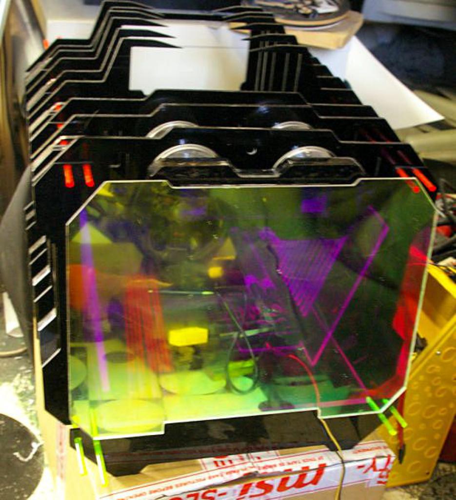 [20/06/2010] Faszinierende Mini-ITX-Casecon inklusive Wasserkühlung (24)