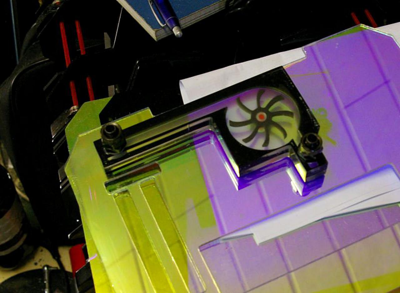 [20/06/2010] Faszinierende Mini-ITX-Casecon inklusive Wasserkühlung (38)