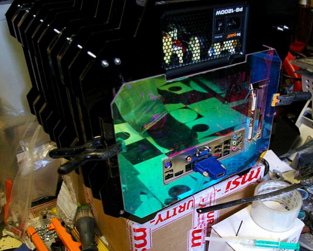 [20/06/2010] Faszinierende Mini-ITX-Casecon inklusive Wasserkühlung (58)