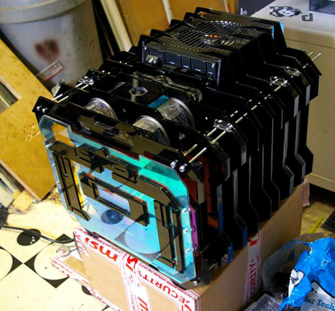 [20/06/2010] Faszinierende Mini-ITX-Casecon inklusive Wasserkühlung (75)