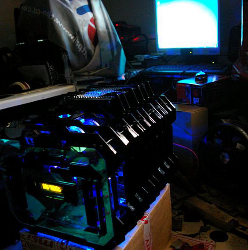 [20/06/2010] Faszinierende Mini-ITX-Casecon inklusive Wasserkühlung (77)