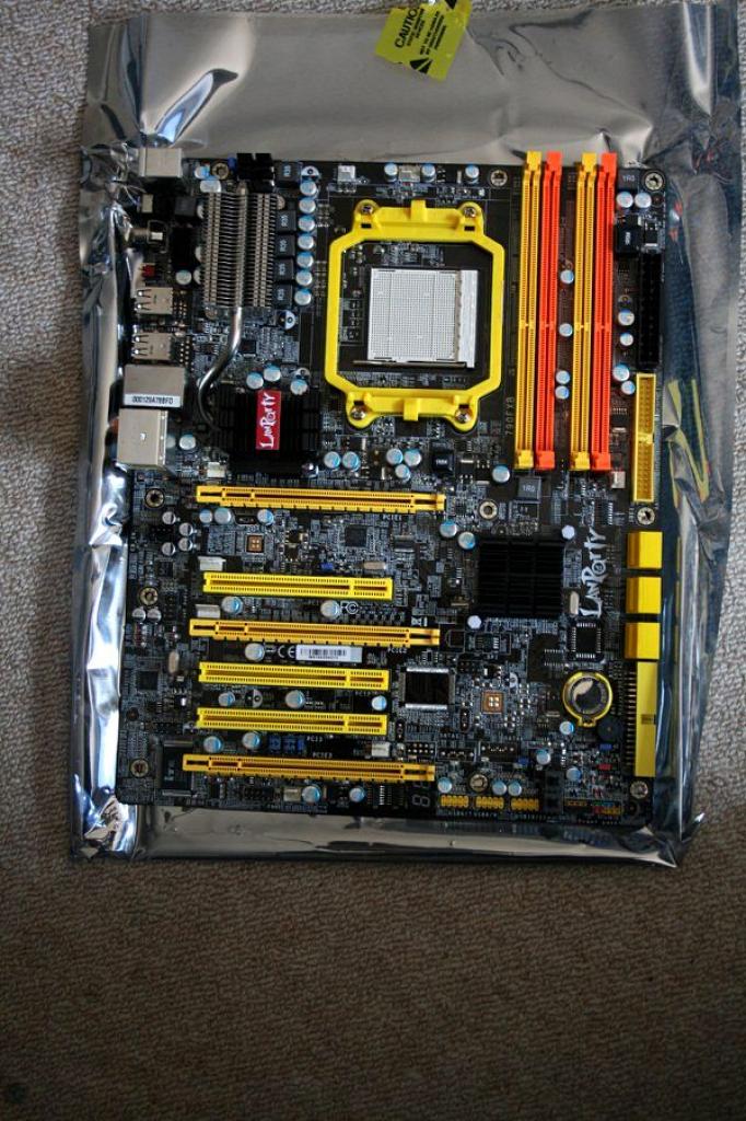 [18/06/2010] Die Mainboard-Schätze der PCGH-Community - Update (11)