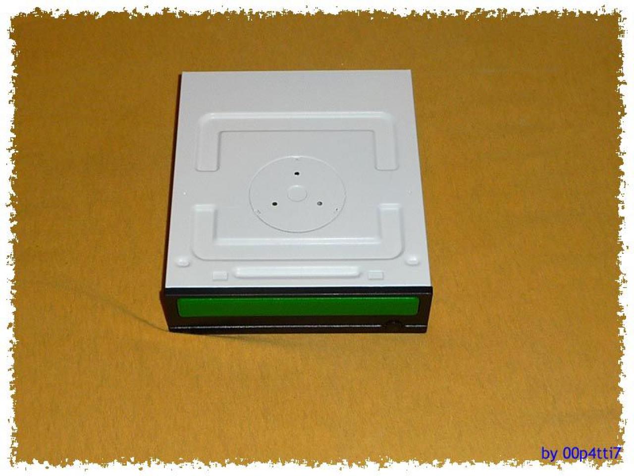 [24/06/2010] Cooler-Master-HAF-932-Casemod in Grün-Weiß (14)