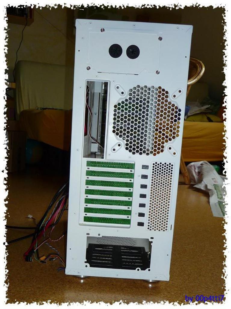[24/06/2010] Cooler-Master-HAF-932-Casemod in Grün-Weiß (19)