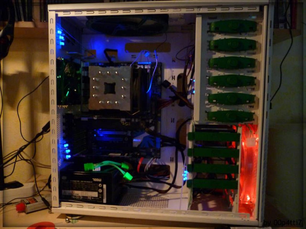 [24/06/2010] Cooler-Master-HAF-932-Casemod in Grün-Weiß (33)