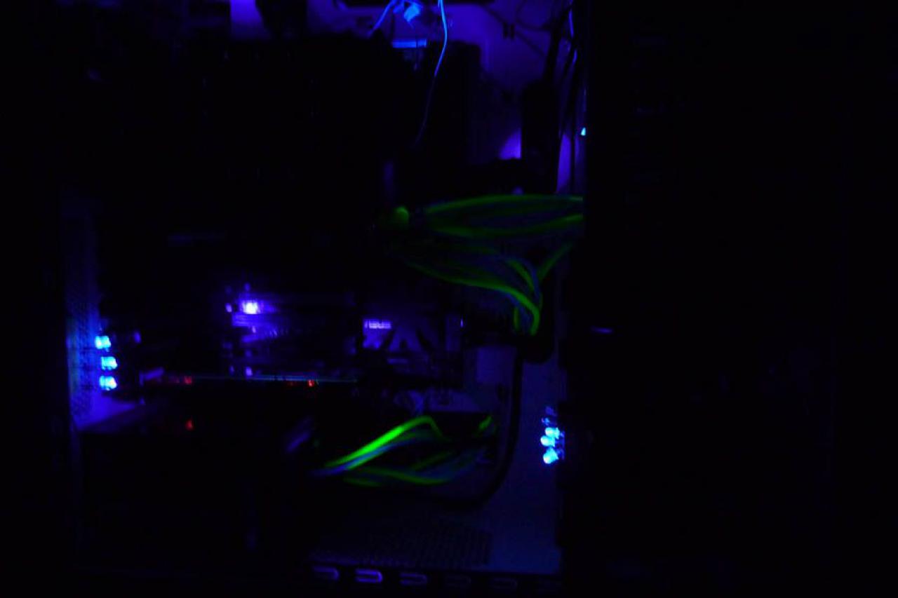 [24/06/2010] Cooler-Master-HAF-932-Casemod in Grün-Weiß (35)