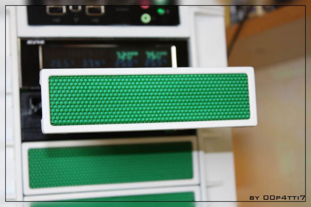 [24/06/2010] Cooler-Master-HAF-932-Casemod in Grün-Weiß (45)
