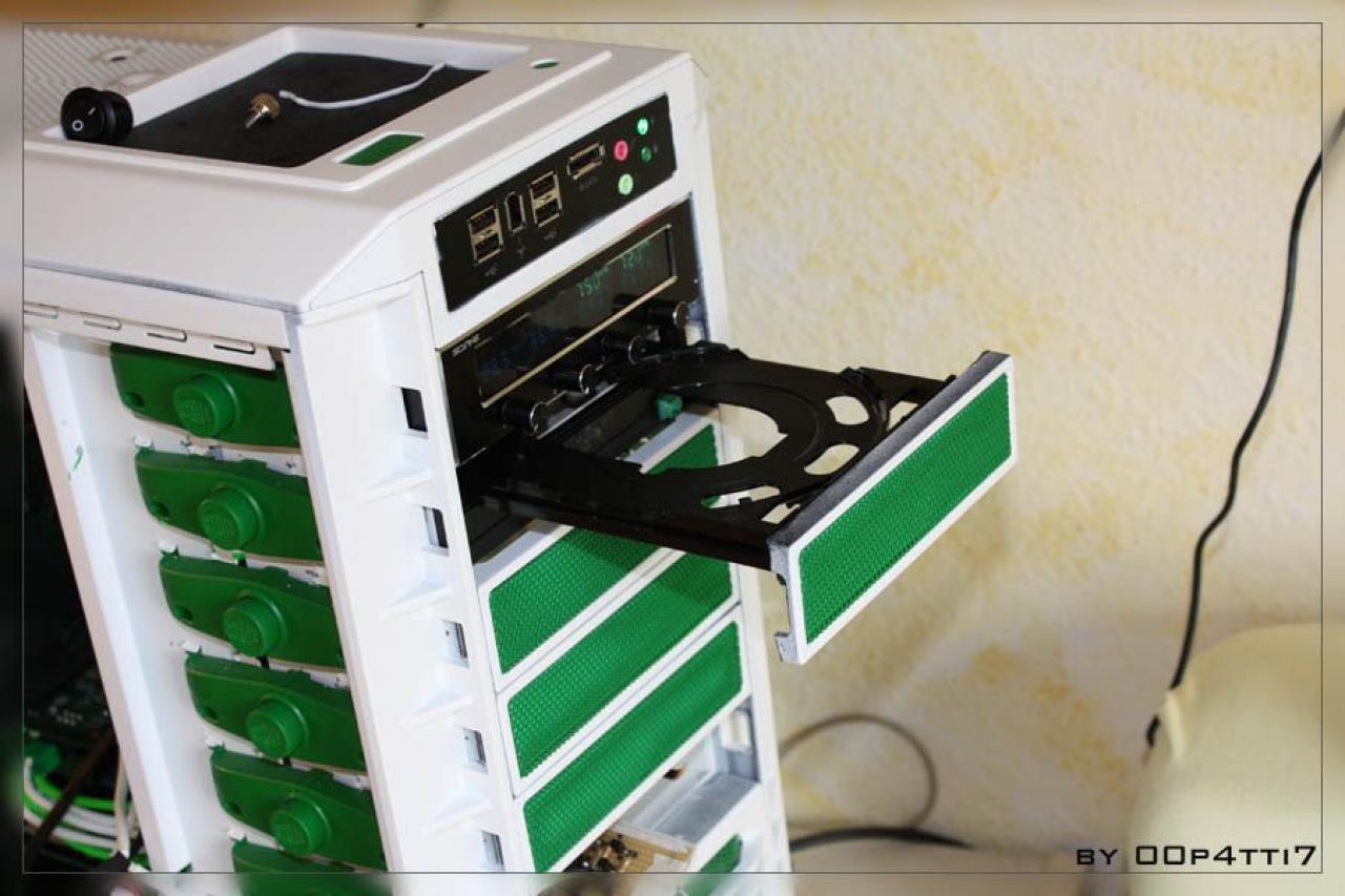 [24/06/2010] Cooler-Master-HAF-932-Casemod in Grün-Weiß (47)