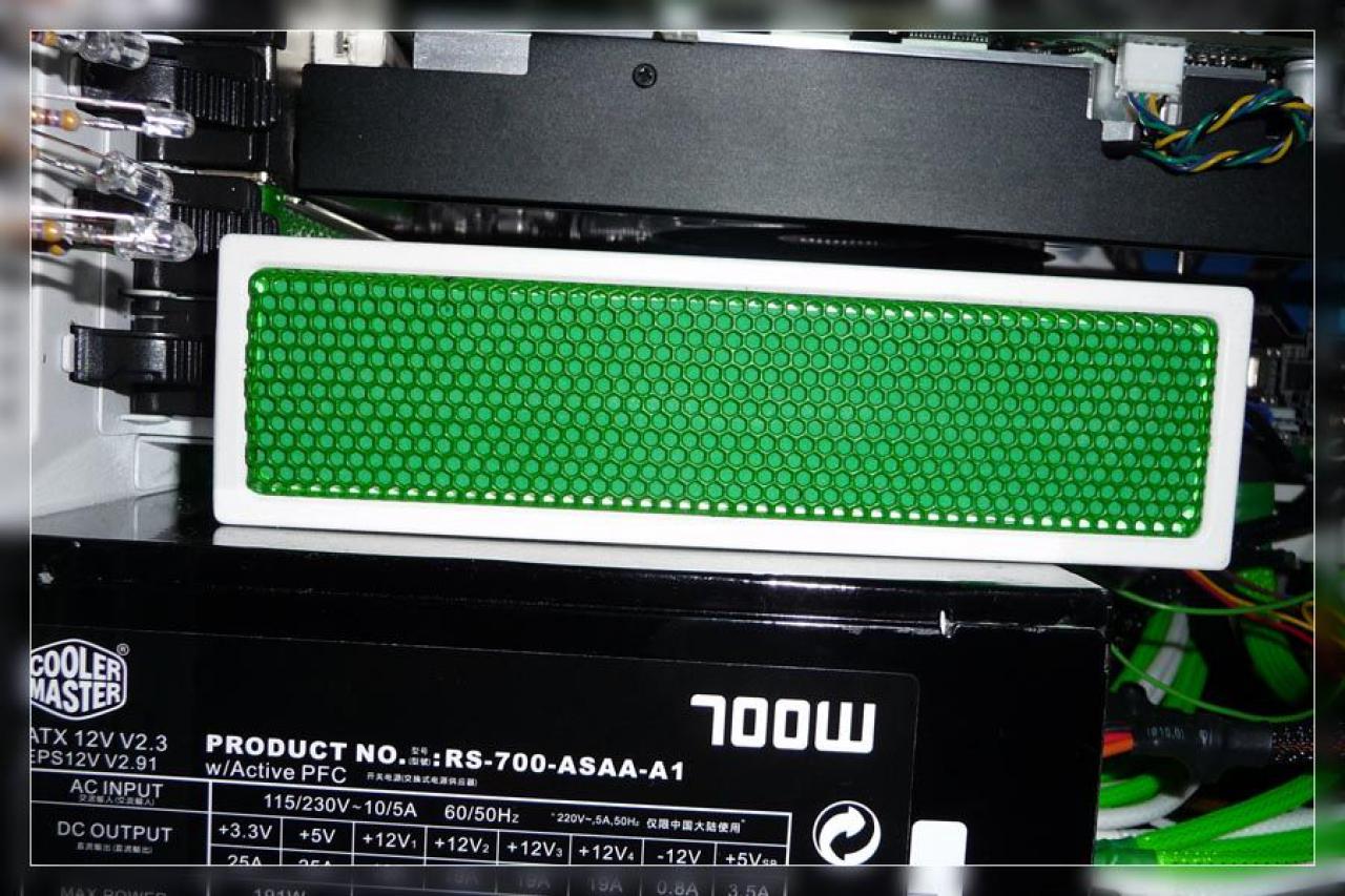 [24/06/2010] Cooler-Master-HAF-932-Casemod in Grün-Weiß (59)