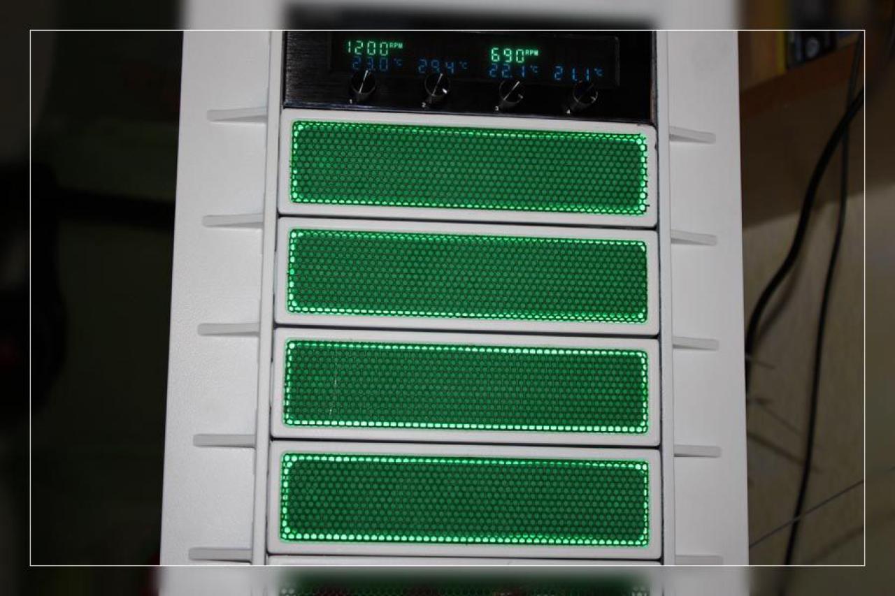 [24/06/2010] Cooler-Master-HAF-932-Casemod in Grün-Weiß (63)