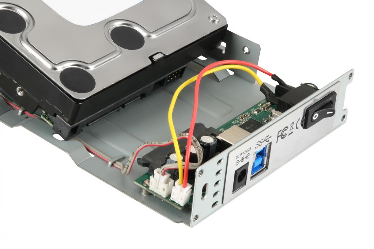 [25/06/2010] Sharkoon Rapid-Case 3,5-Zoll SATA USB 3.0 (2)