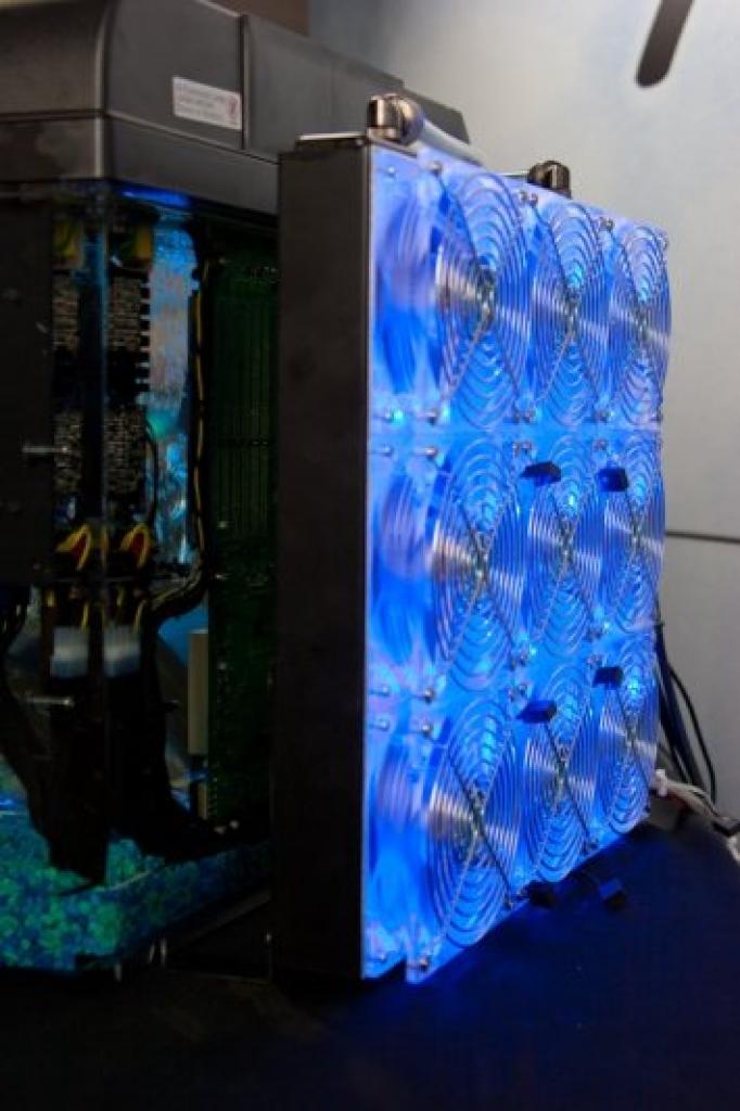 [31/07/2010] Öl-Kühlung: Puget Systems präsentiert Aquarium PC V3 (11)