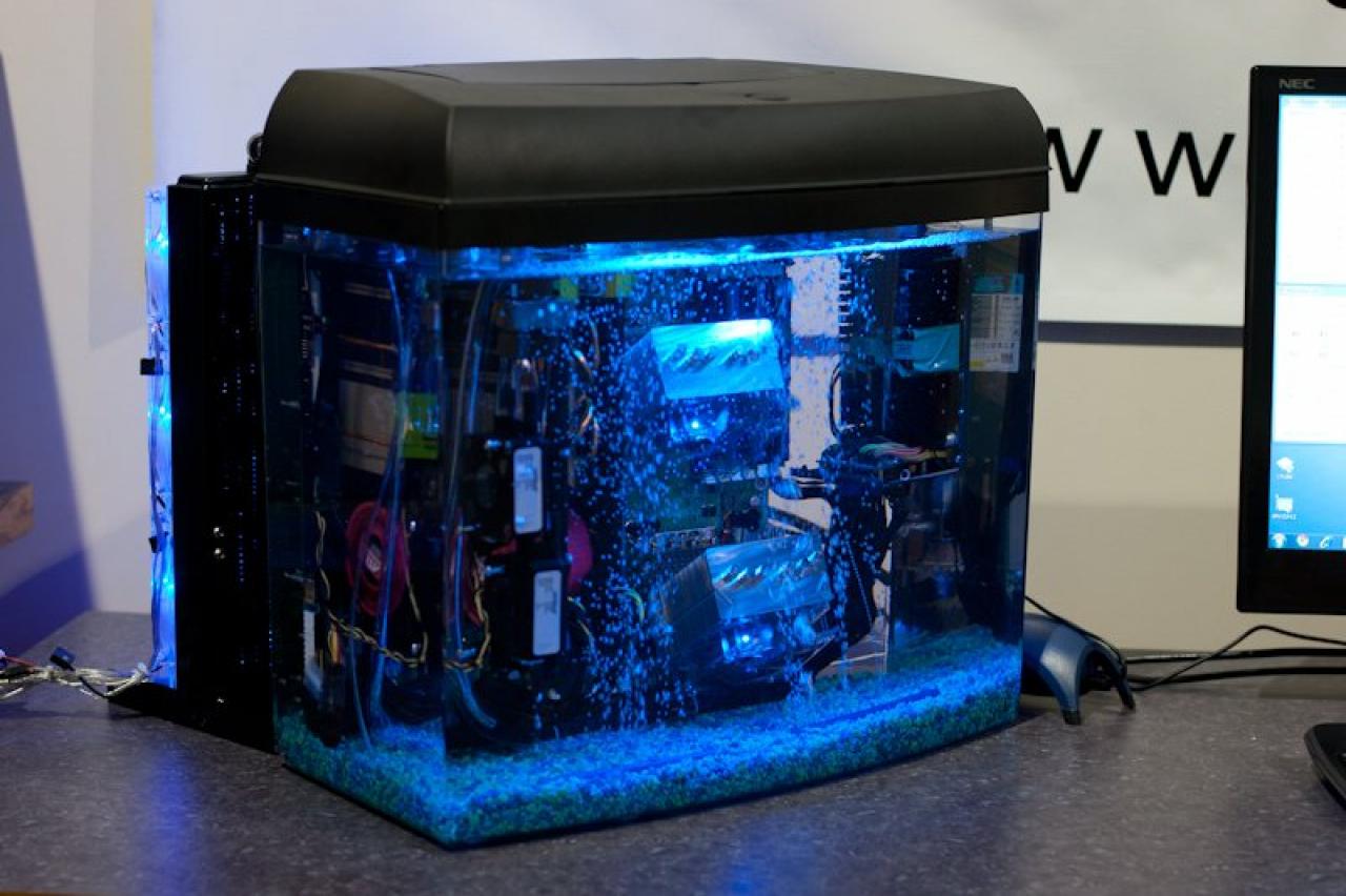 [31/07/2010] Öl-Kühlung: Puget Systems präsentiert Aquarium PC V3 (12)