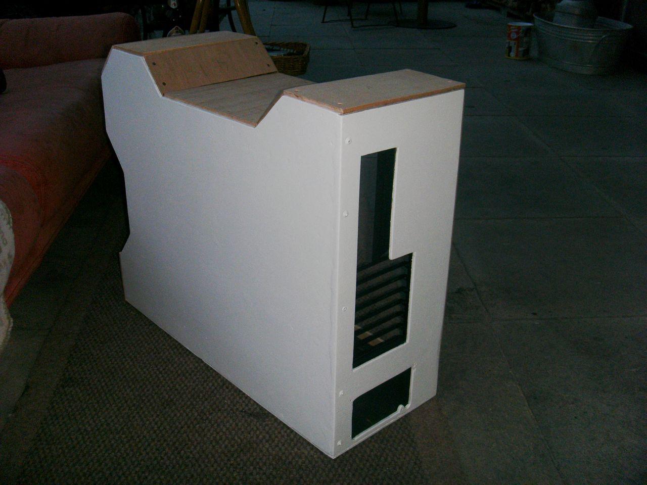 [11/07/2010] Casecon-Tagebuch: Ein Holz-Gehäuse in Schwarz-Weiß entsteht (10)