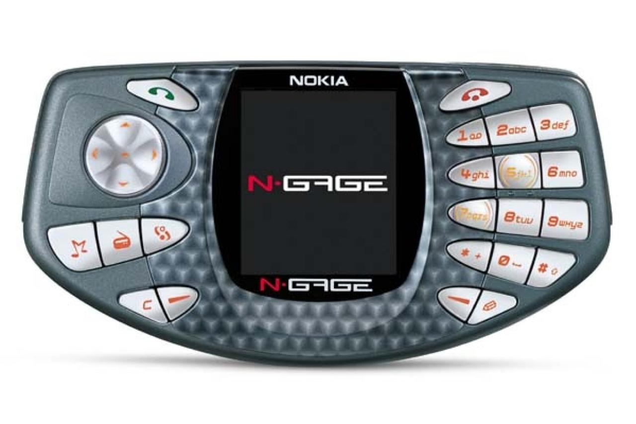 [22/07/2010] N-Gage: Nokias Versuch den Handheld-Markt mit einem verkappten Telefon aufzumischen - guter Ansatz, technisch schlecht umgesetzt und so weit vor dem Ziel zusammengebrochen.