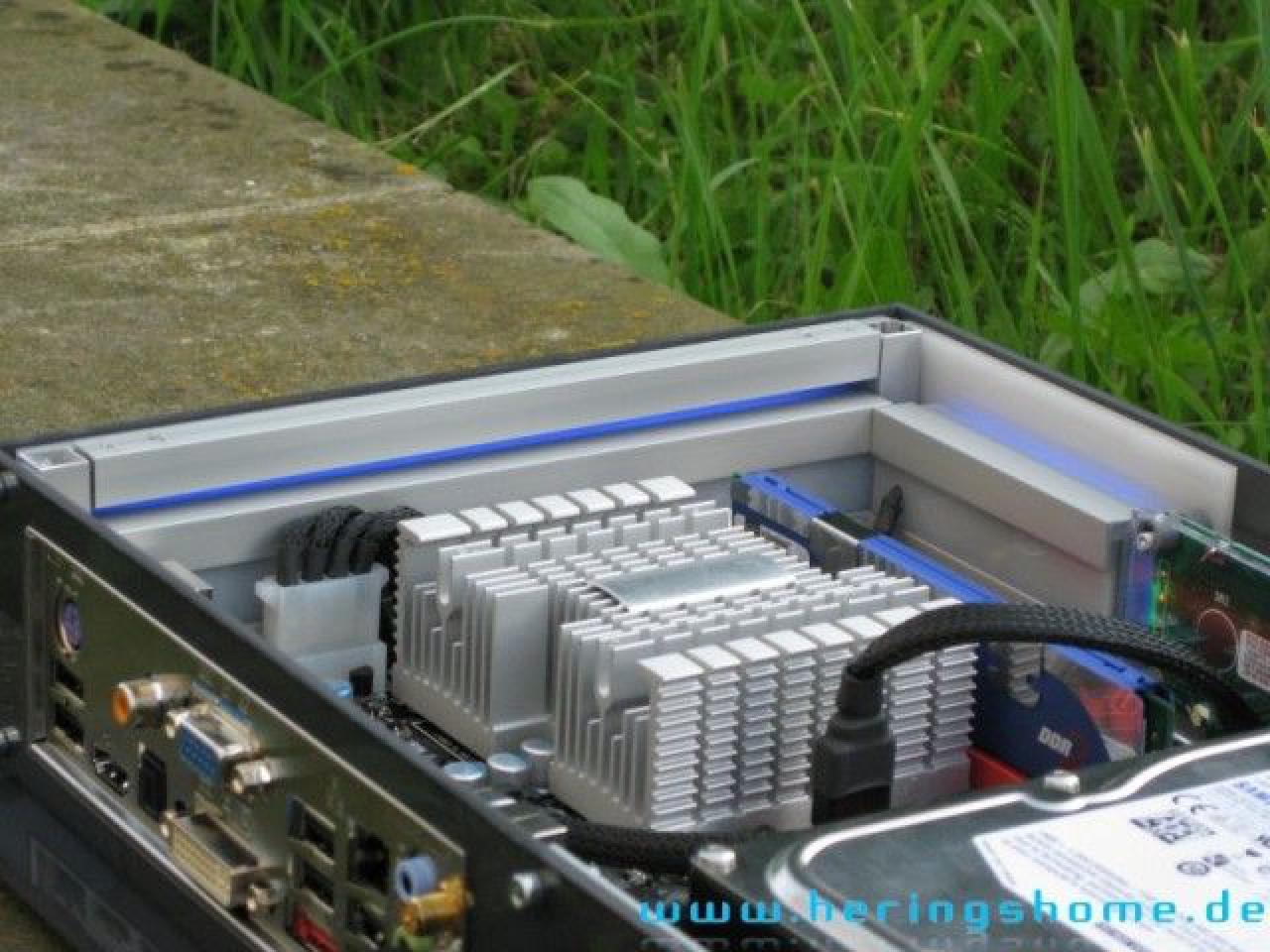[03/07/2010] Casecon-Projekt: Mini-ITX-Gehäuse im Eigenbau - Nun mit LED-Beleuchtung und mehr (39)