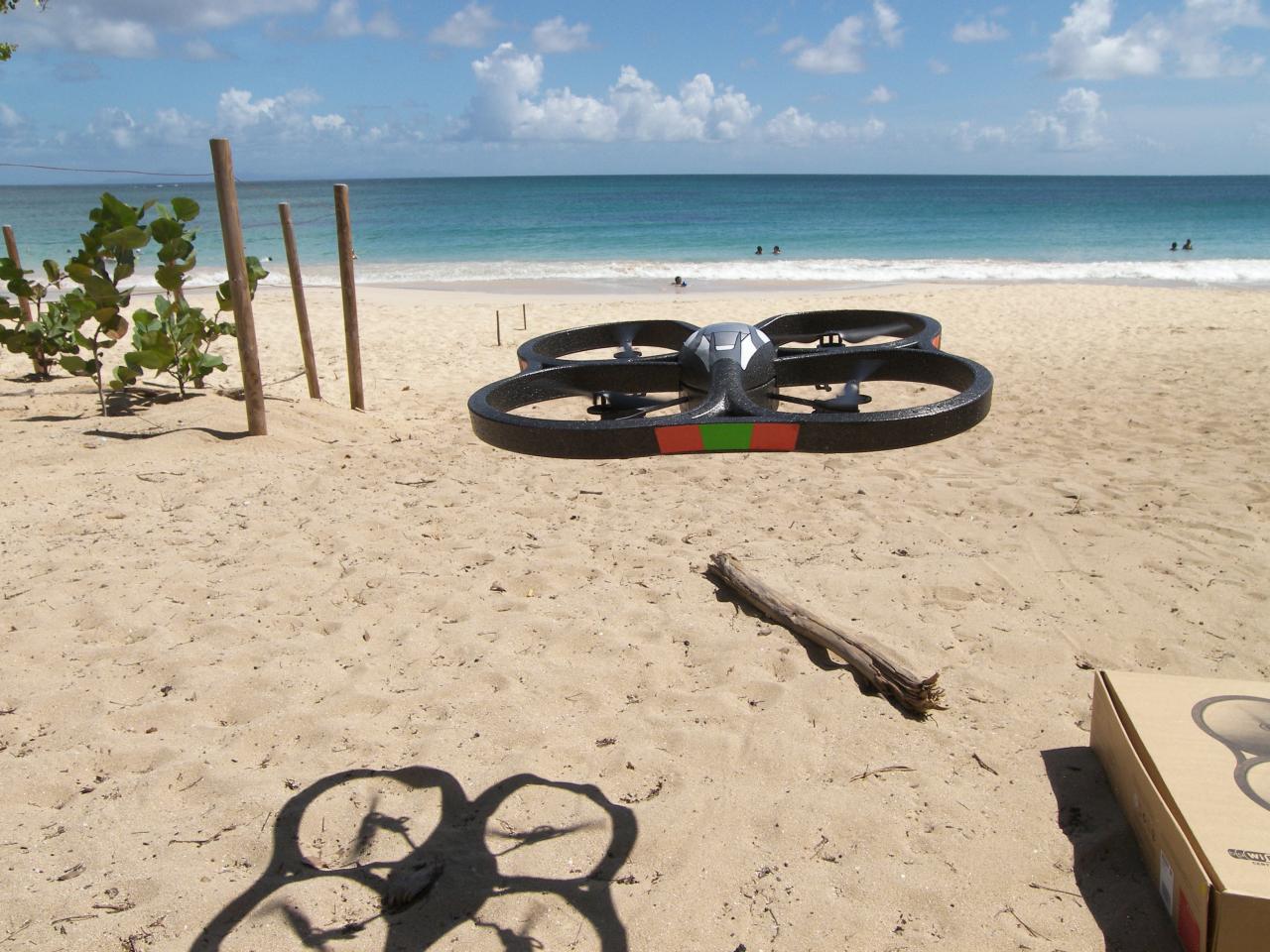 [18/08/2010] Parrot AR.Drone (1)