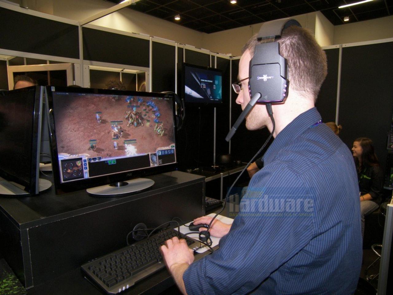 [21/08/2010] Starcraft-2-Eingabegeräte von Razer auf der Gamescom ausprobiert (5)