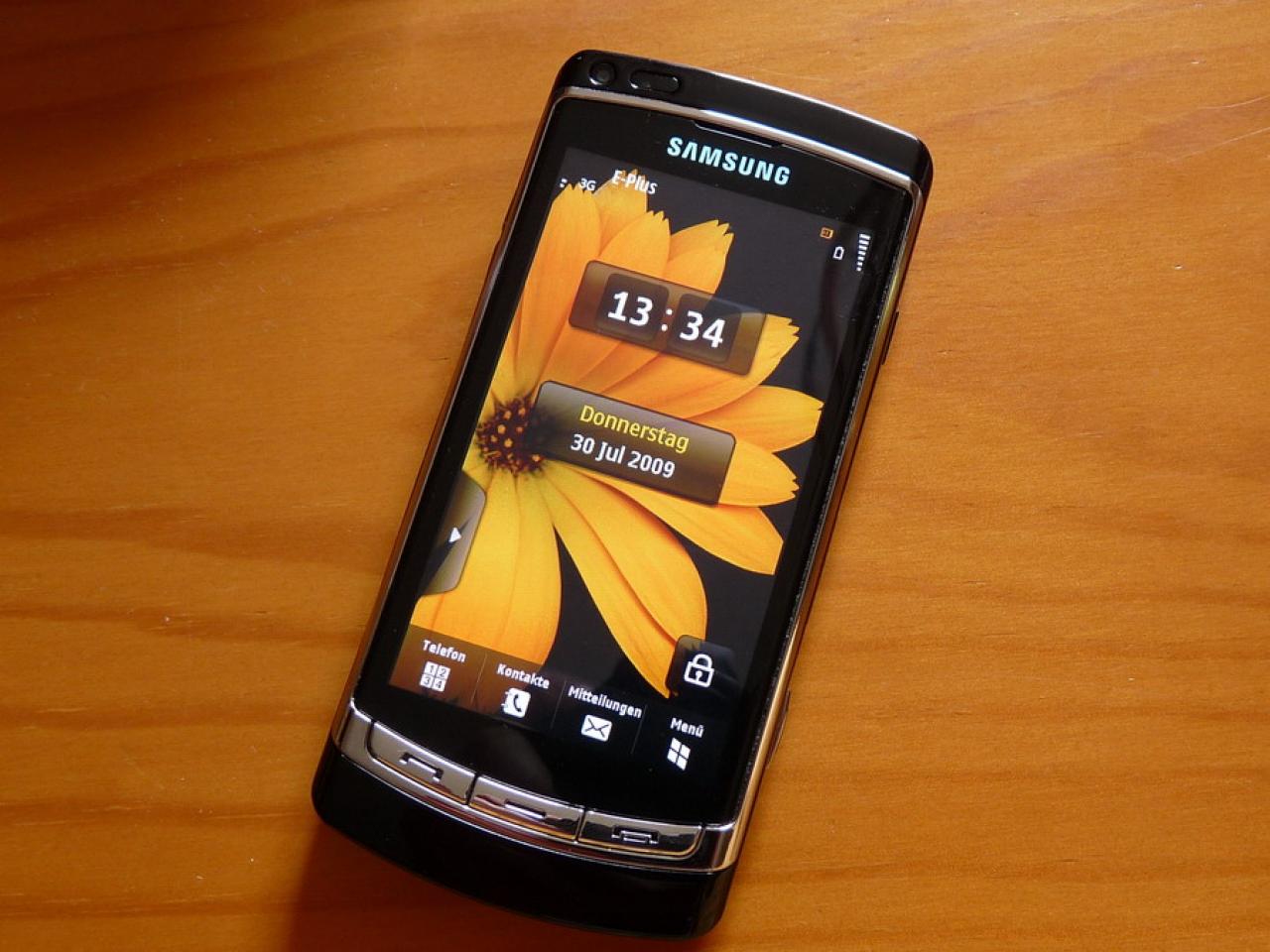 [08/08/2010] Handy by Chrisch (1)