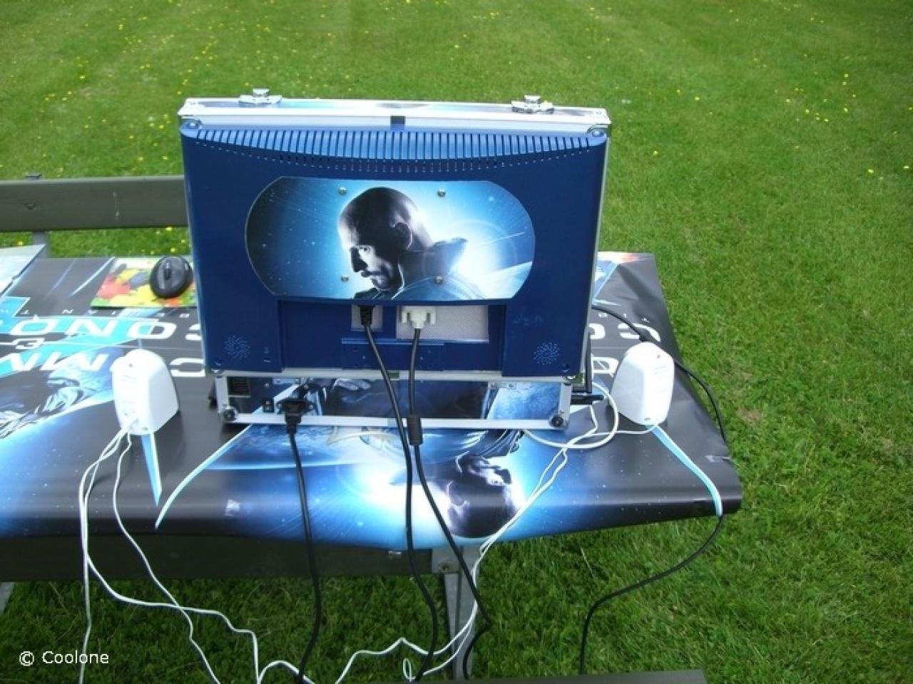 [02/08/2010] Command & Conquer 4 Tiberian Twilight - Portable High-end Gaming Case Mod 2010 (25)