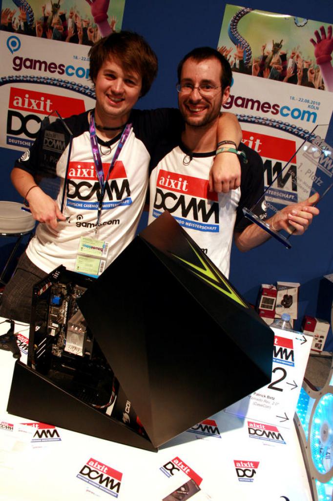 [23/08/2010] 9. Deutsche Casemod Meisterschaft 2010: Der 1. Platz im 24 Stunden Wettbewerb ging an Team Complex Modders
