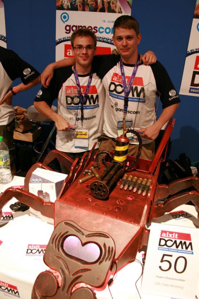 [23/08/2010] 9. Deutsche Casemod Meisterschaft 2010: Der 2. Platz im 24 Stunden Wettbewerb ging an das Team um Matthias Streser