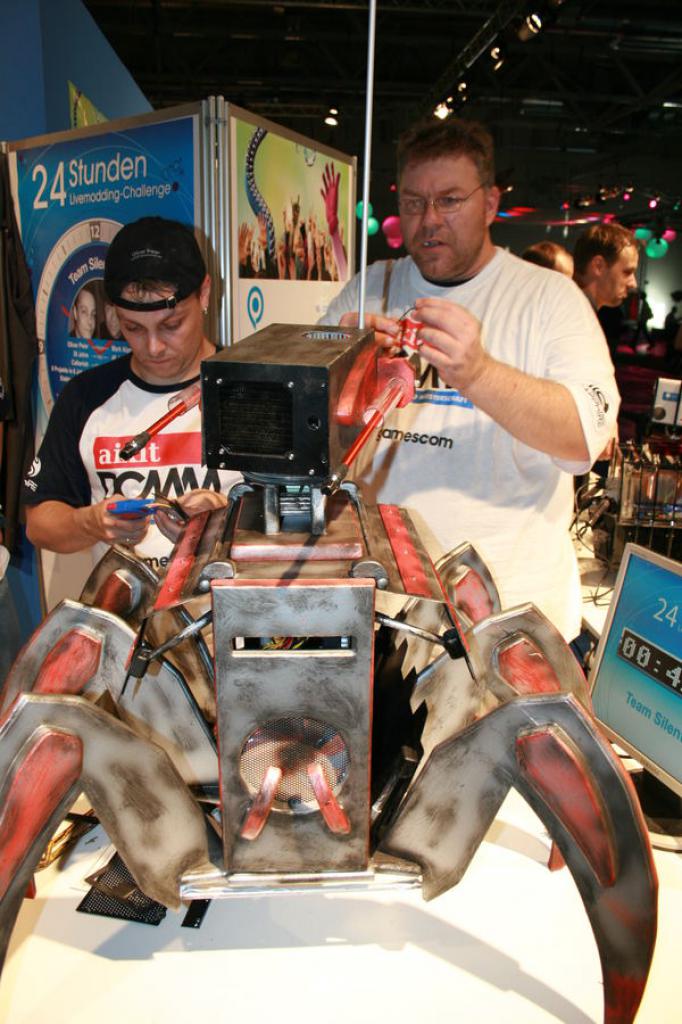 [23/08/2010] 9. Deutsche Casemod Meisterschaft 2010: Der 3. Platz im 24 Stunden Wettbewerb ging an Team SilentKraft