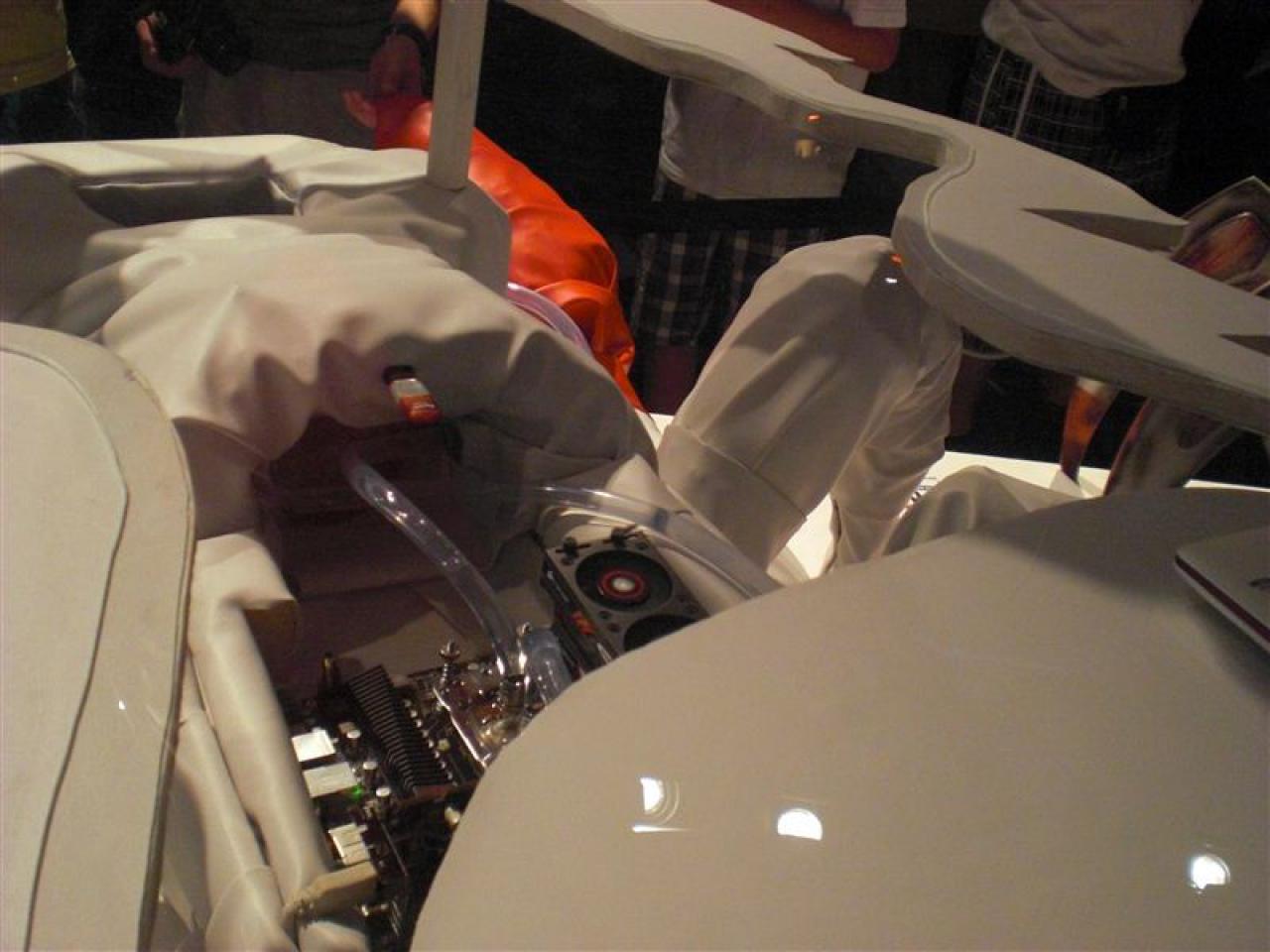 [23/08/2010] Skorpion-Casemod: Bilder von der Gamesom (4)