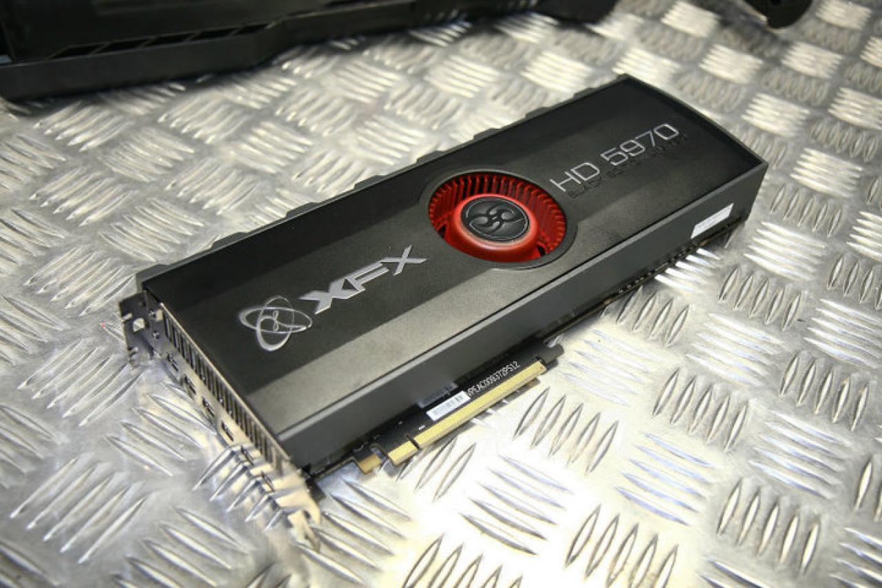 [26/08/2010] XFX Radeon HD 5970 Black Edition Limited unboxed (11)