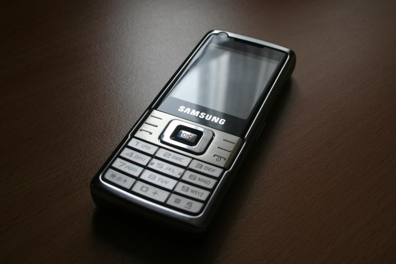 [08/08/2010] Handy by SlimShady99 (1)