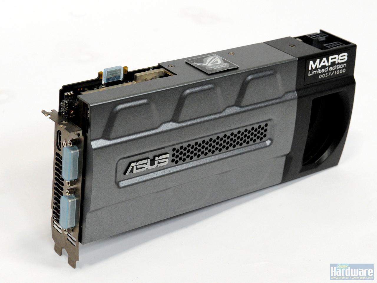 [03/08/2010] Asus Mars: Zwei GT200b mit je 2 GiByte auf einer Platine samt vollen GTX-285-Taktraten zollen ihren Tribut. Die ehemals schnellste Karte der Welt genehmigt sich im Furmark 470 Watt, ist chronisch instabil und throttelt selbst in Spielen. Für LN2-Overclocker war die Karte ein gefundenes Fressen, auch so manche Vitrine dürfte die Asus-Kreation schmücken.