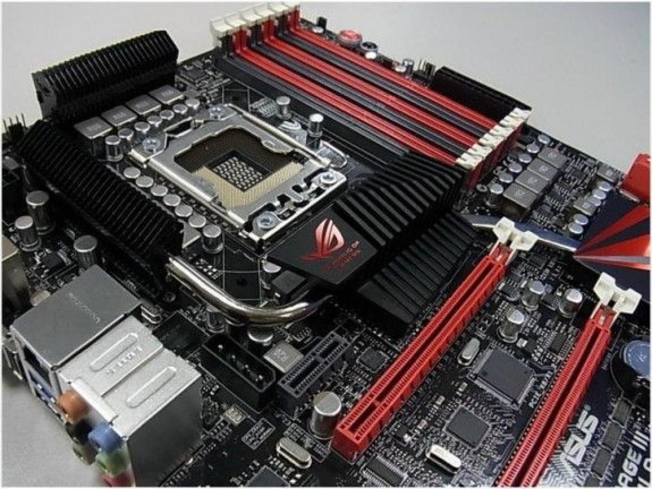 [06/08/2010] Asus: Erste Informationen und Bilder zum neuen High-End-Mainboard Rampage III Formula für Sockel LGA1366. (2)