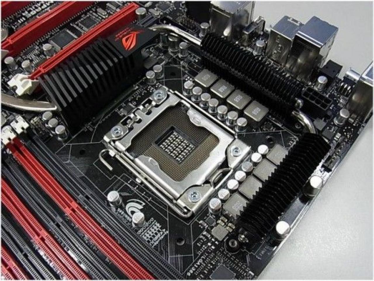 [06/08/2010] Asus: Erste Informationen und Bilder zum neuen High-End-Mainboard Rampage III Formula für Sockel LGA1366. (3)