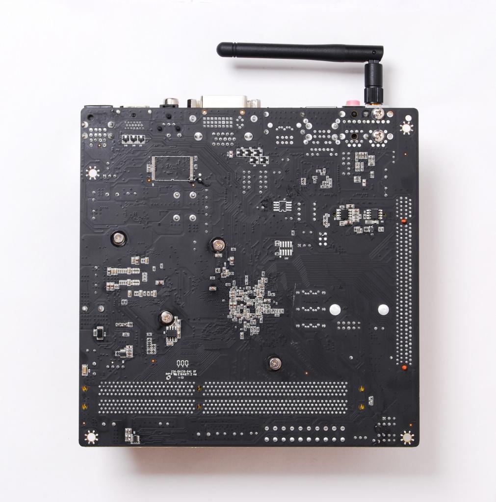 [26/08/2010] Zotac ION-ITX N Serie (3)