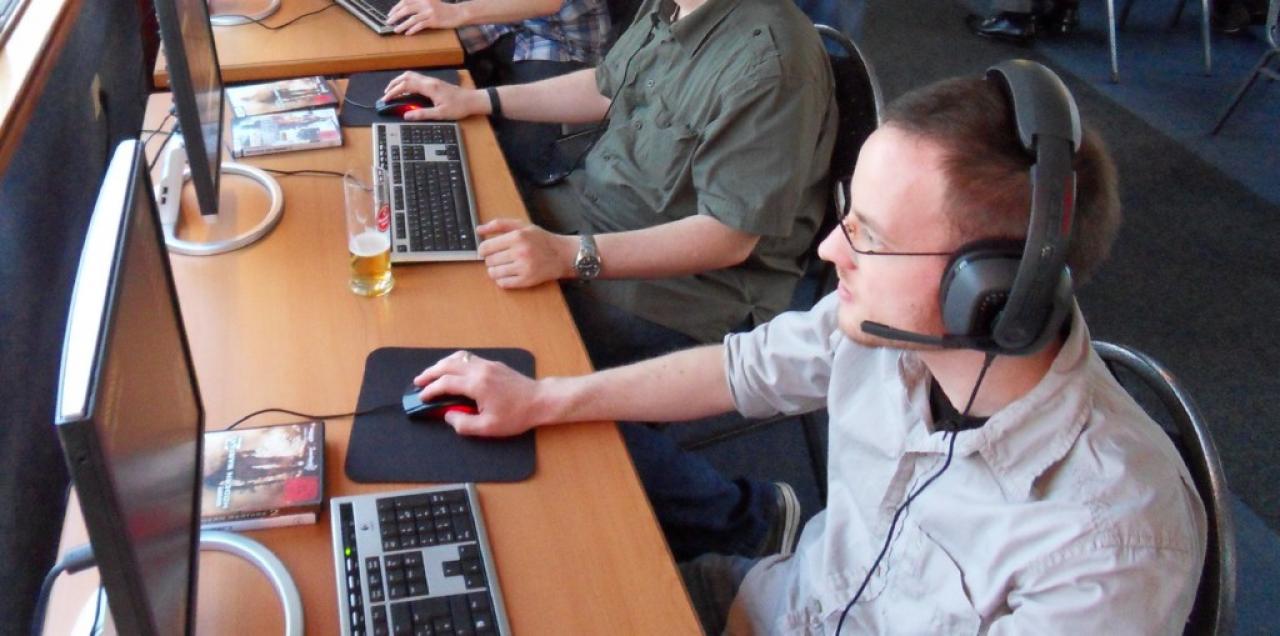 [20/08/2010] Plantronics-Gamecom777-01