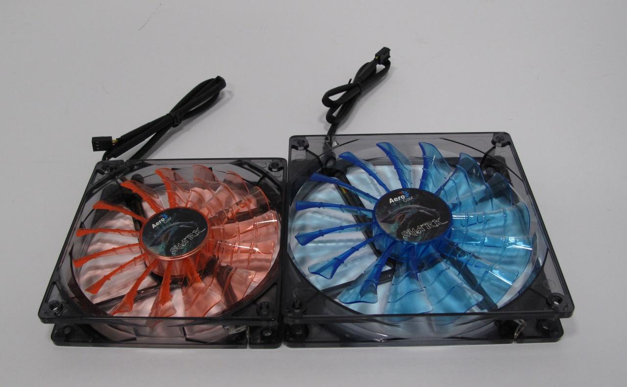 [19/08/2010] Aerocool Shark (hier Evil Black Edition und Blue Edition) (4)