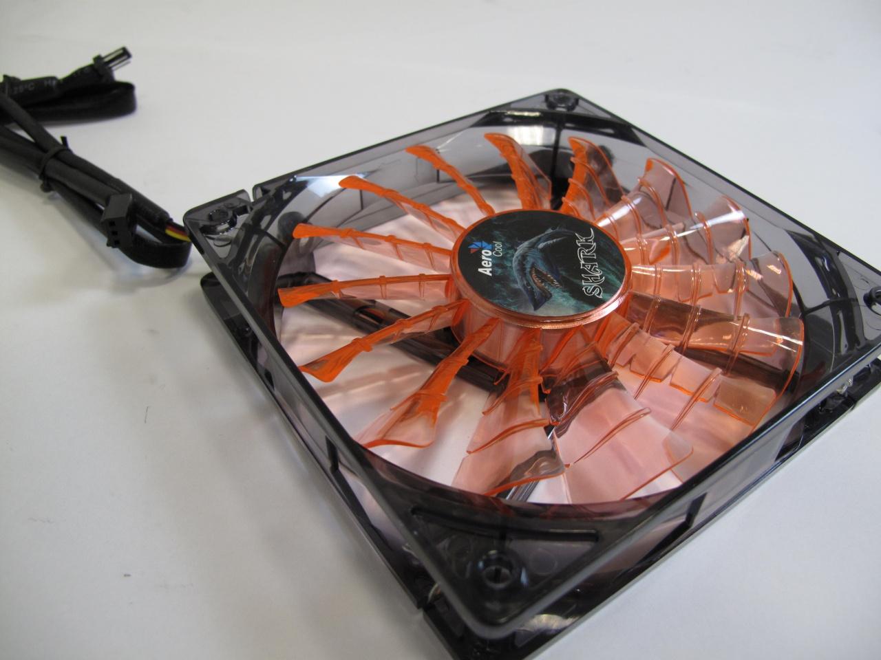 [19/08/2010] Aerocool Shark: Rippen in den Flügeln