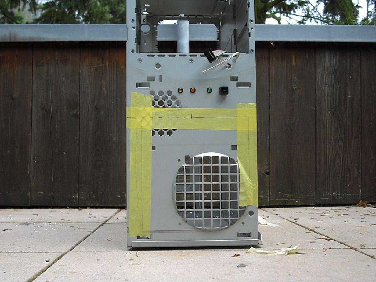 [01/08/2010] Casemod Concrete Elephant: Ein Retro-Gehäuse wird aufgemöbelt (9)