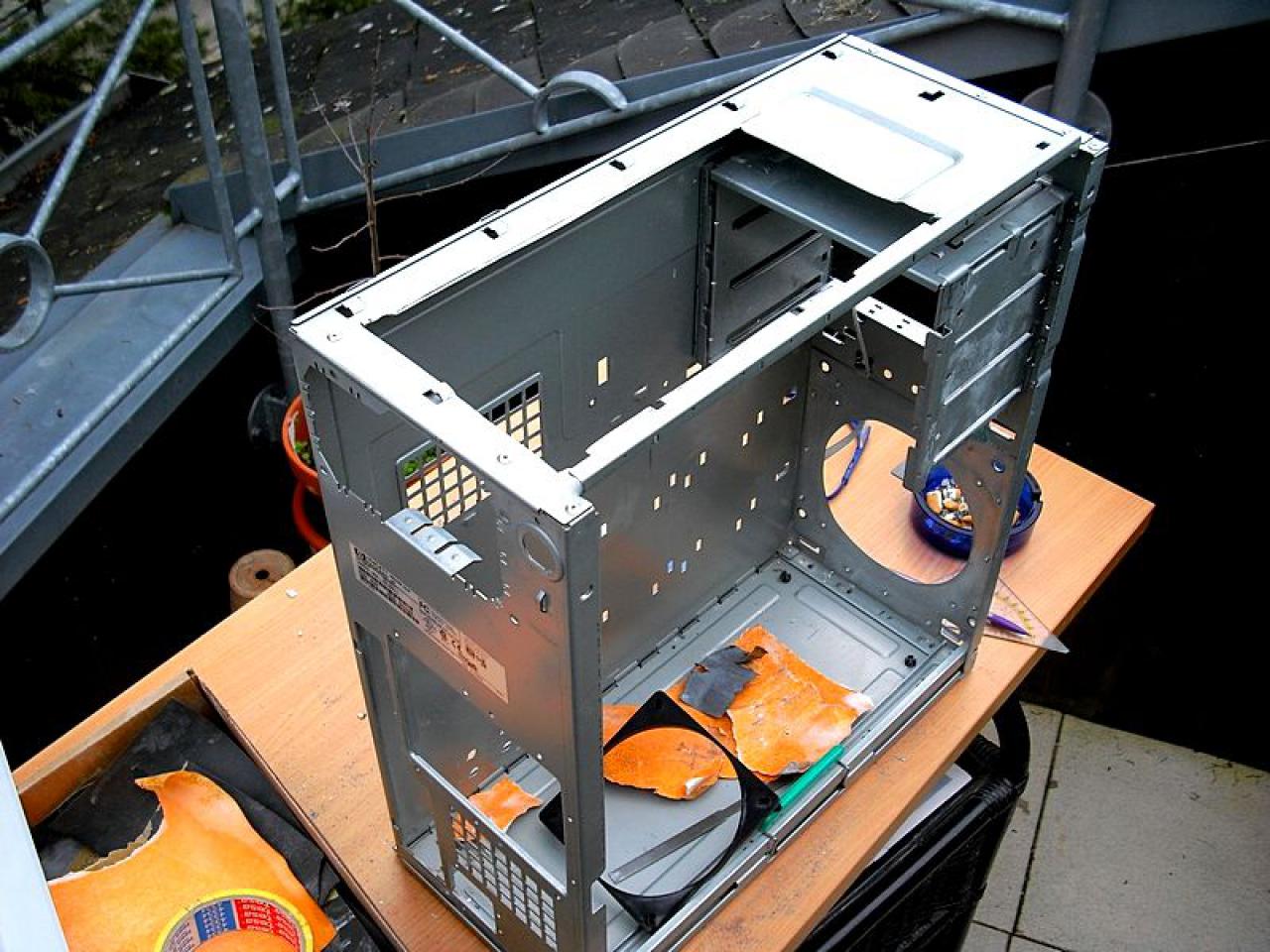 [01/08/2010] Casemod Concrete Elephant: Ein Retro-Gehäuse wird aufgemöbelt (20)